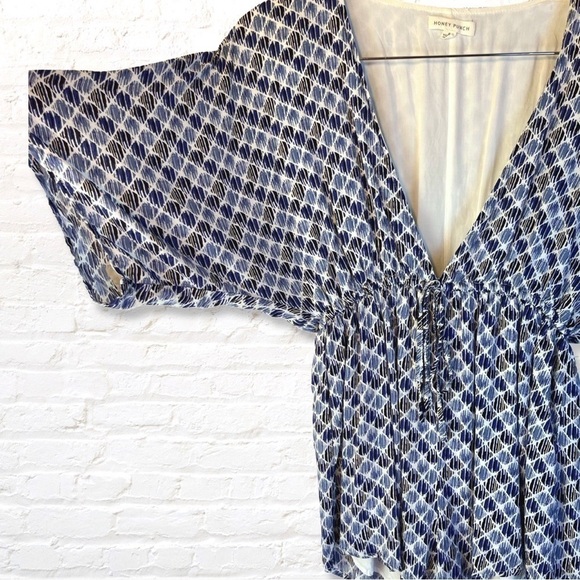 Honey Punch Plunge Neck Romper Size Small Blue Geometric Print Tie Front Rayon - Picture 6 of 10